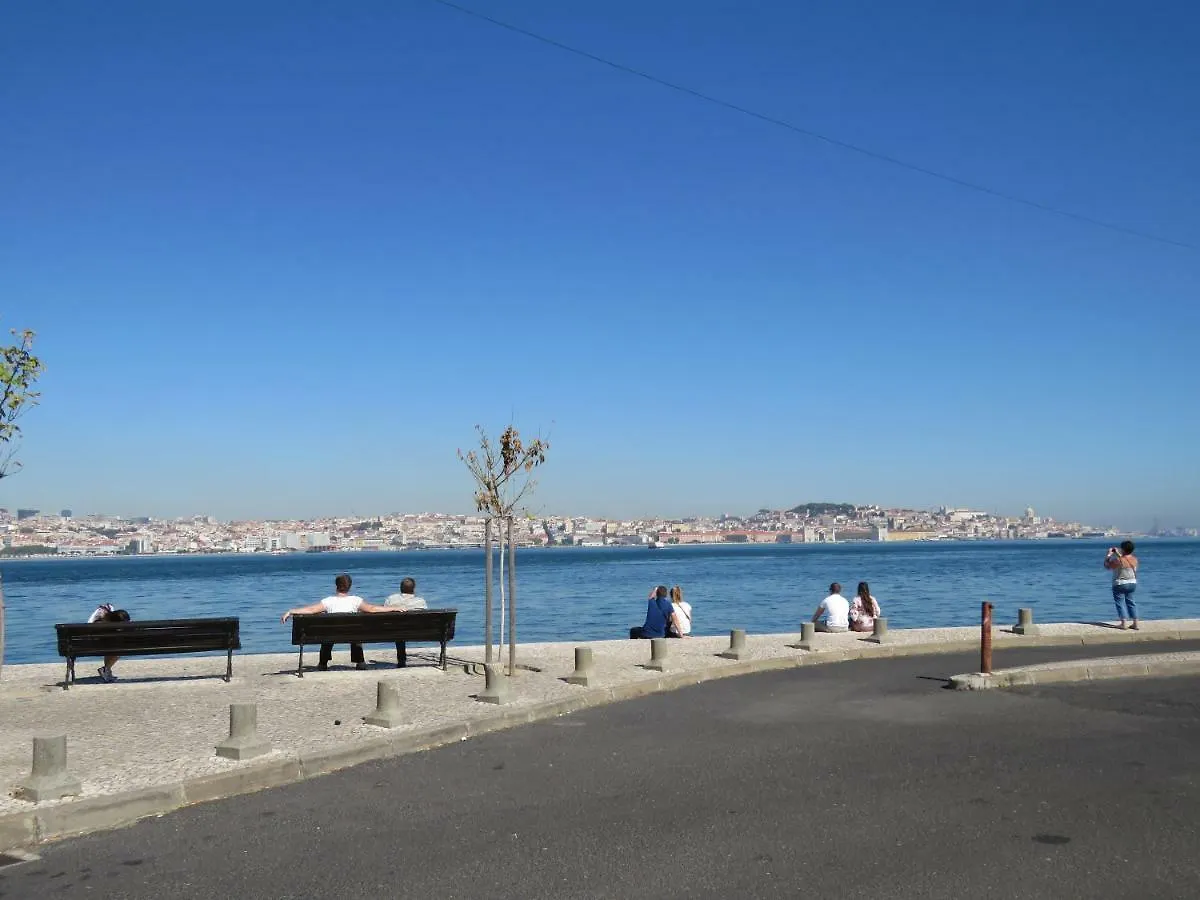 Tejo House River Lisbon Almada 0*,