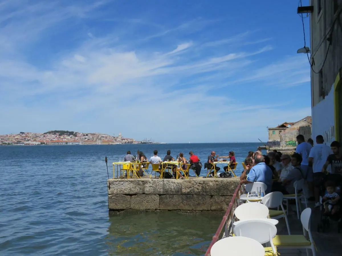 Tejo House River Lisbon Almada