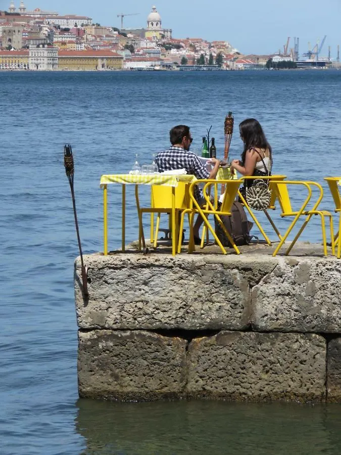 Tejo House River Lisbon Almada