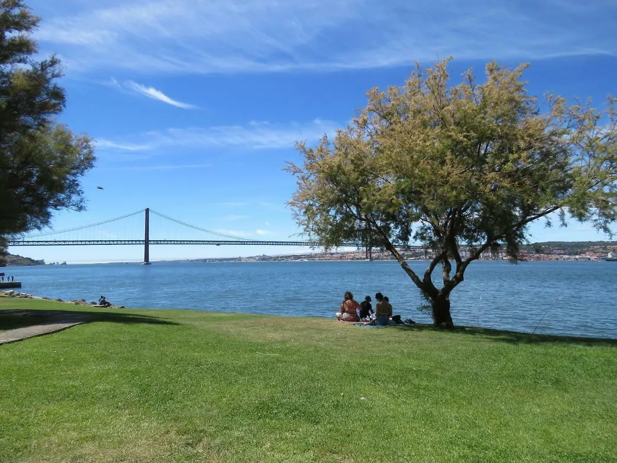 Apartamento Tejo House River Lisbon Almada Portugal